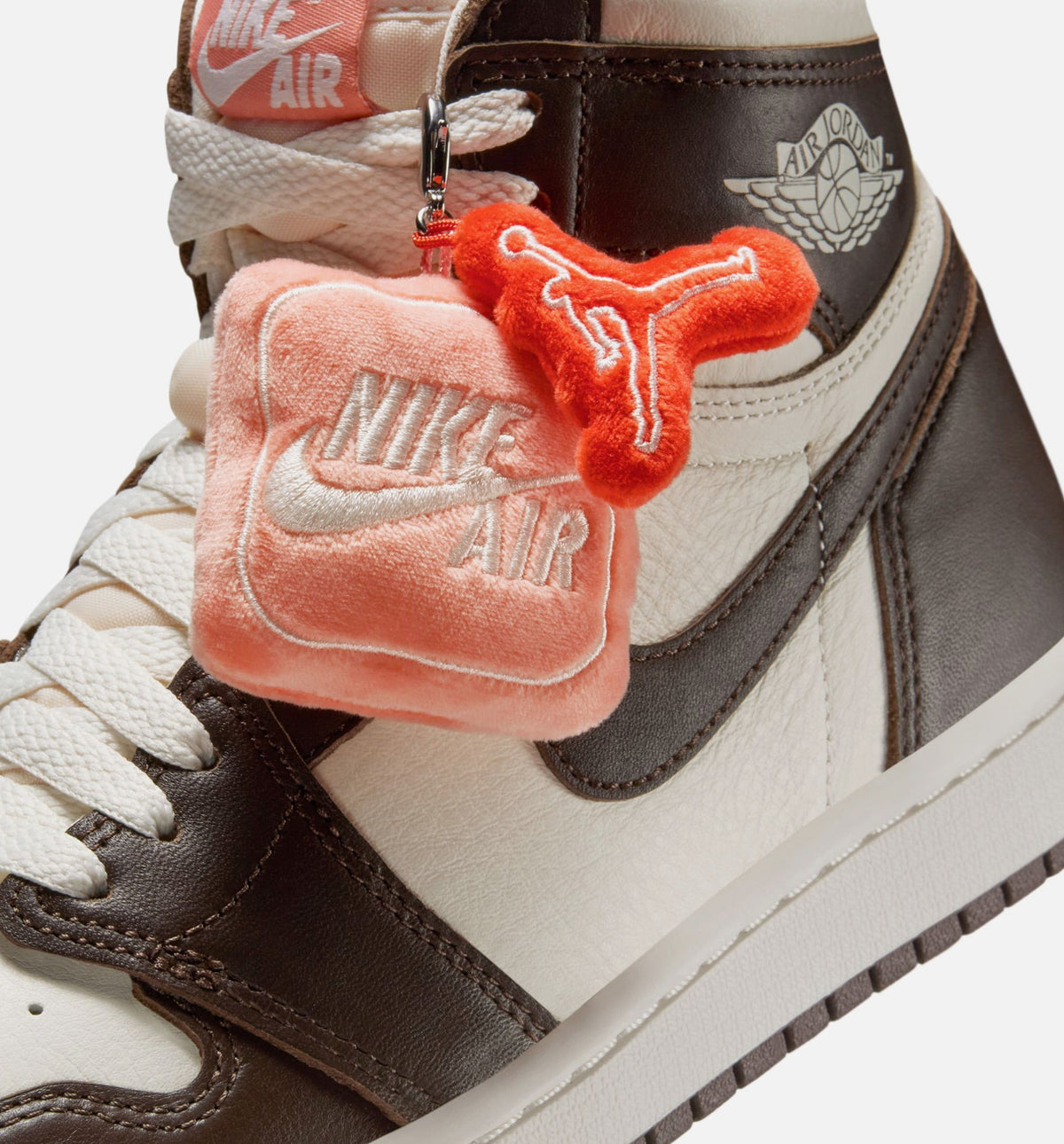 Air Jordan 1 Retro High OG Baroque Brown Women's Lifestyle Shoe – Baroque Brown/Light Madder Root/Sail