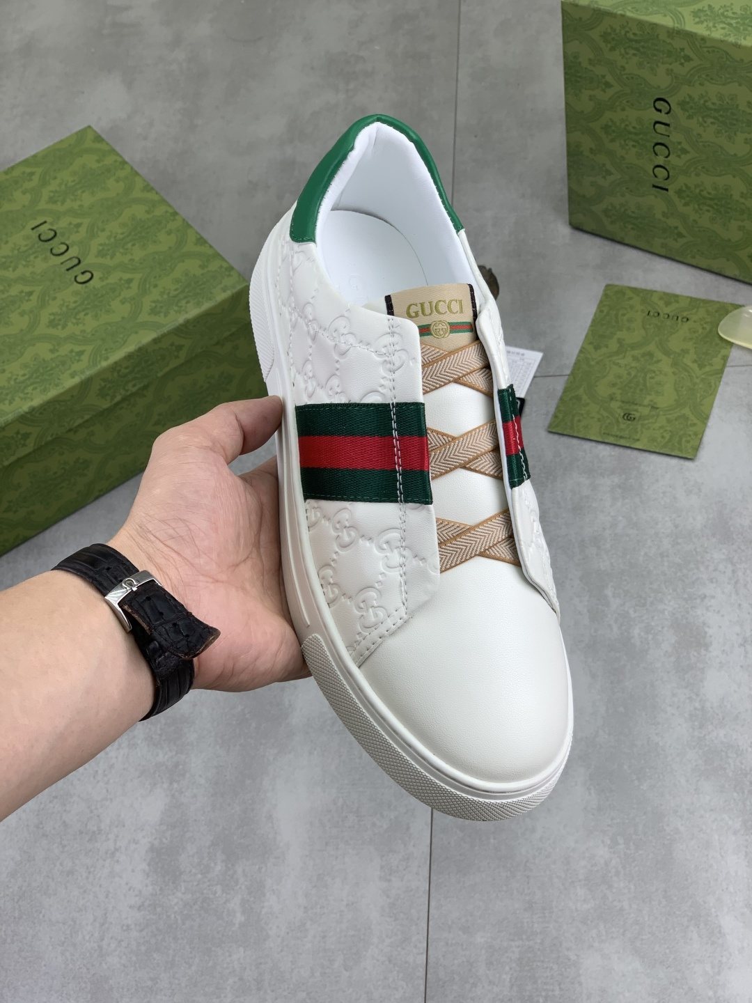 Gucci White Stripe Low-Top Sneakers